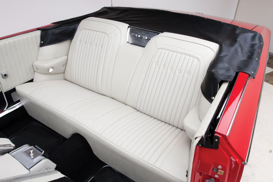  Chrysler 300 Sport Series Convertible Coupe 1963 года  (фото 5 из 21)